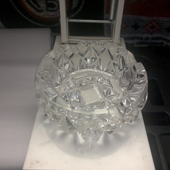 Beautiful Cut Glass Ashtray - Picture 1 of 9